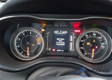 2019 Jeep Cherokee Latitude Plus 4X4 z USA, uszkodzony, nr VIN 1C4PJMLB5KD257599